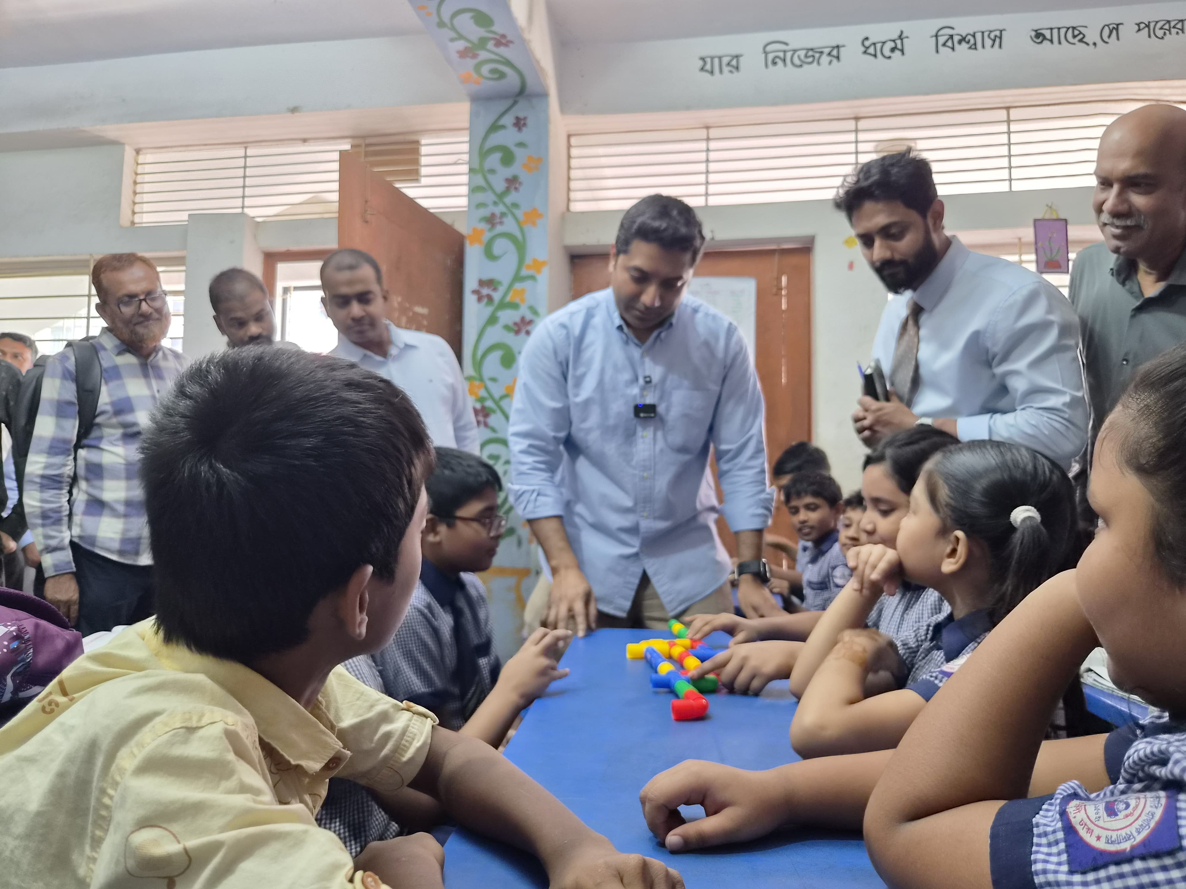 লার্নিং টয়েসের মাধ্যমে শেখার দক্ষতা যাচাই করলেন প্রতিমন্ত্রী ববি হাজ্জাজ